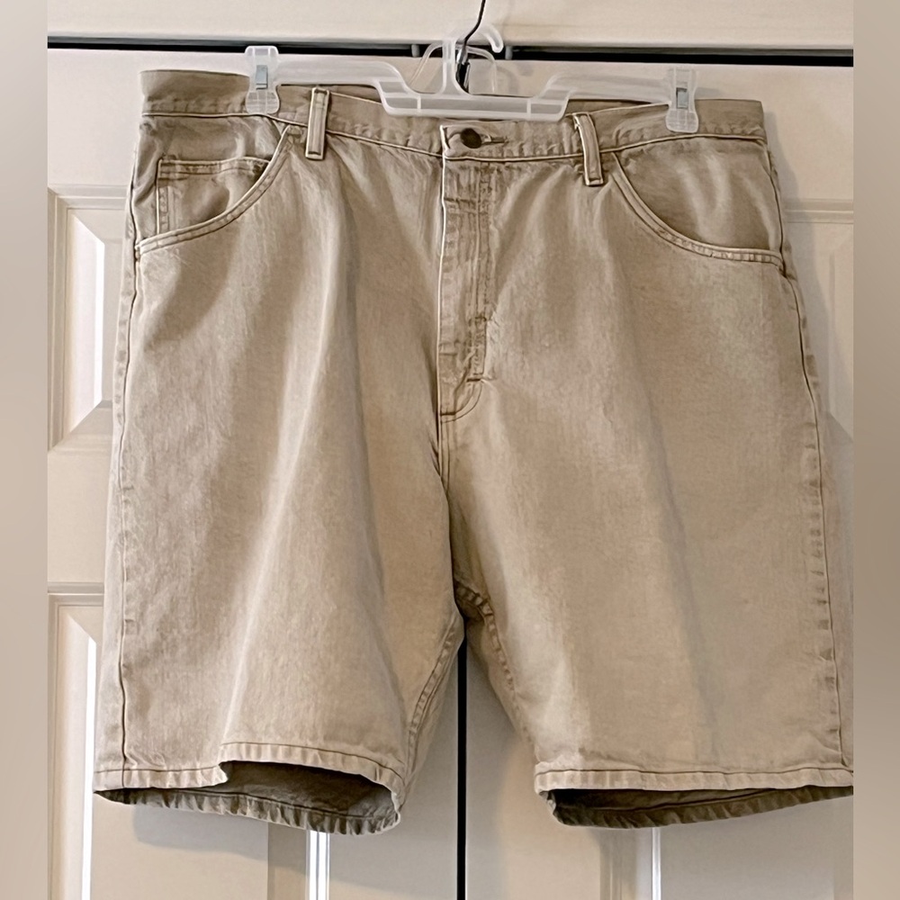 Men’s Wrangler Shorts - 40 Reg